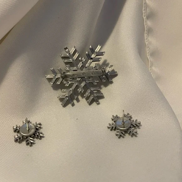 3/15 Handmade 3D Printed Snowflake Brooch & Earrings Winter Set Holiday Jewelry - Picture 2 of 2